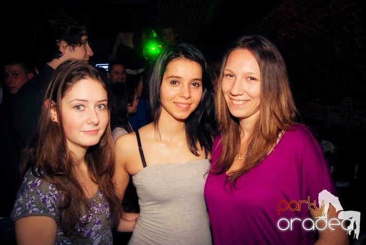 Party time în Escape, 