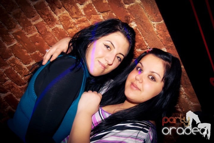 Party time în Escape, 