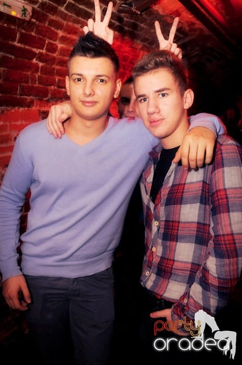 Party time în Escape, 