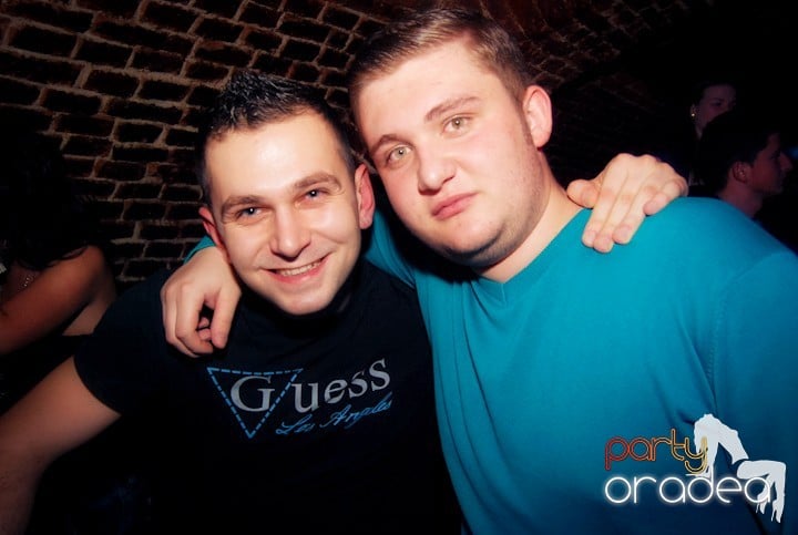 Party time în Escape, 