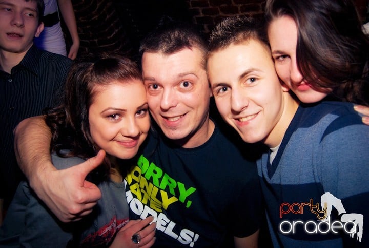 Party time în Escape, 