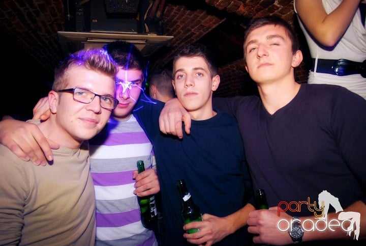 Party time în Escape, 