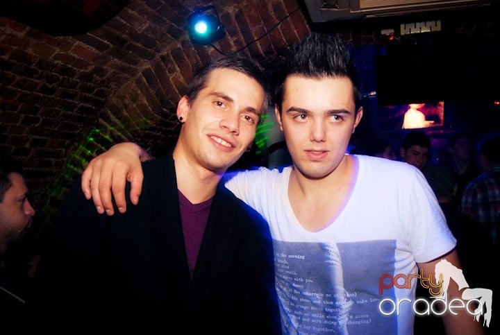 Party time în Escape, 