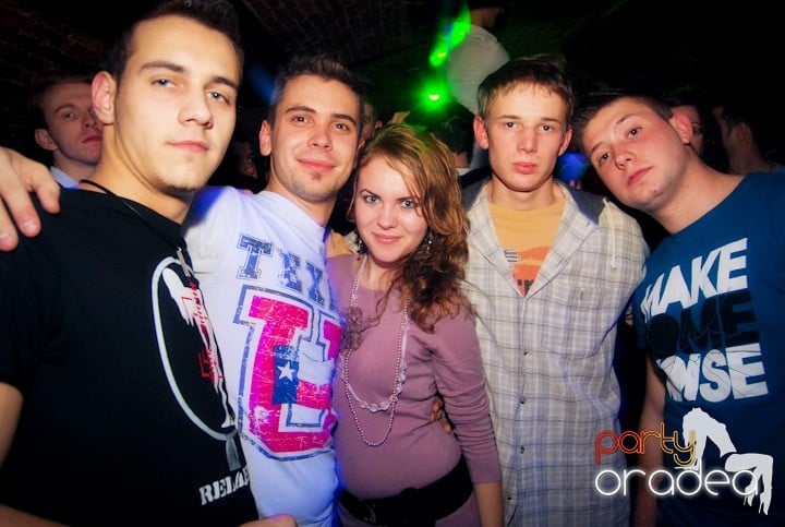 Party time în Escape, 