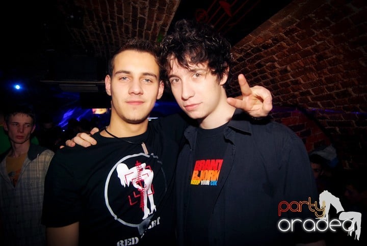 Party time în Escape, 