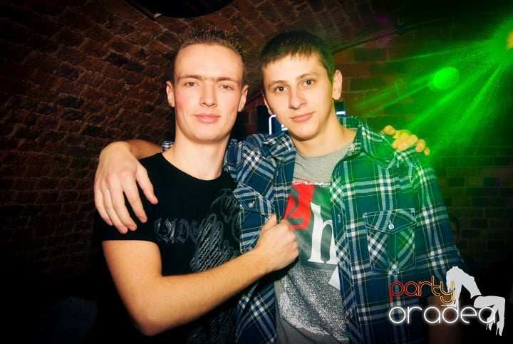 Party time în Escape, 