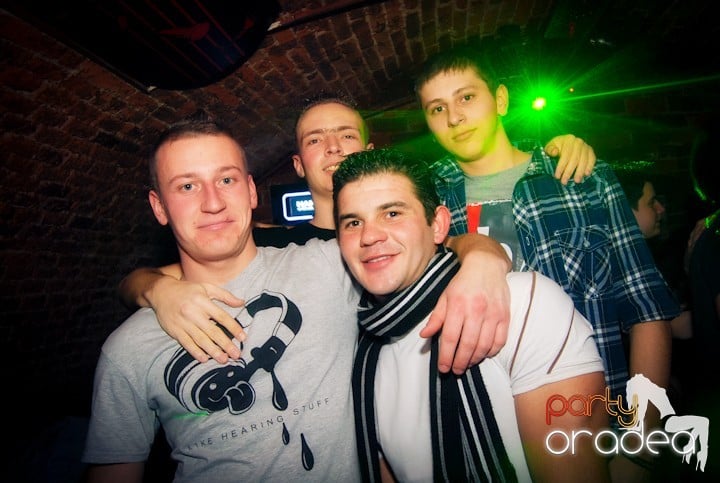 Party time în Escape, 