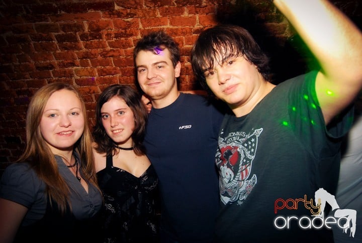 Party time în Escape, 