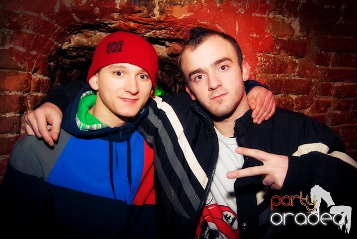 Party time în Escape, 