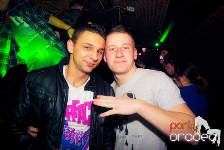 Party time în Escape, 