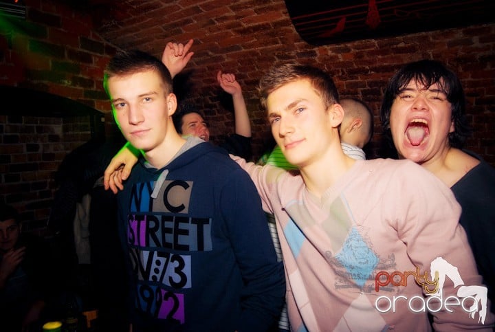 Party time în Escape, 