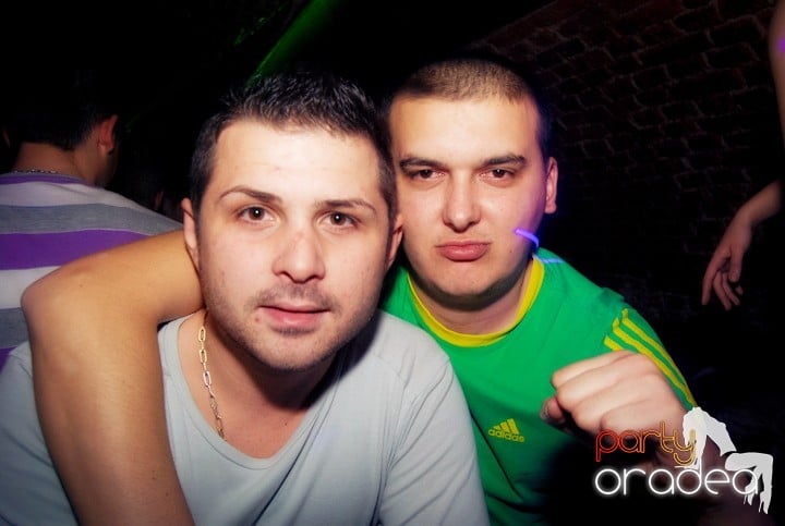 Party time în Escape, 