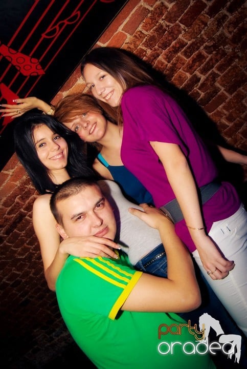 Party time în Escape, 