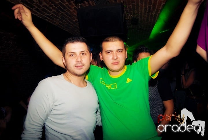 Party time în Escape, 