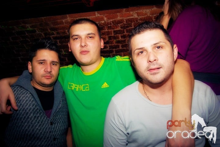 Party time în Escape, 