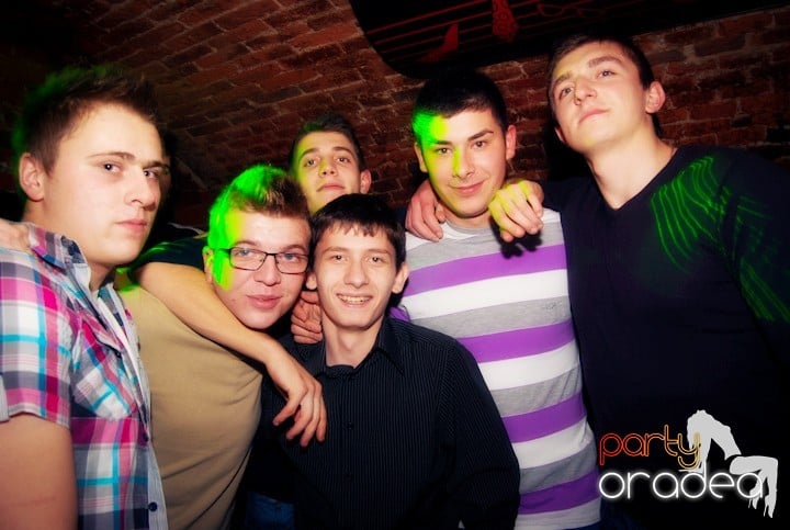 Party time în Escape, 