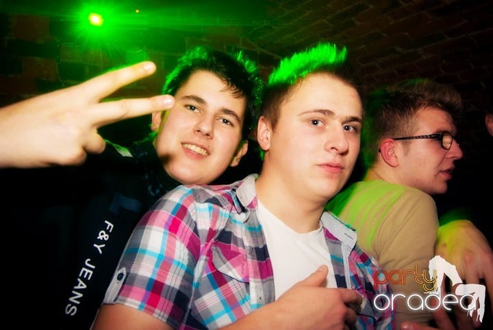 Party time în Escape, 