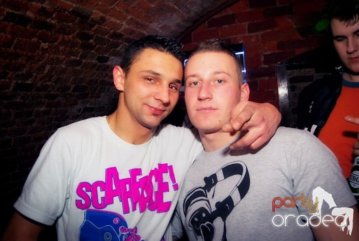 Party time în Escape, 