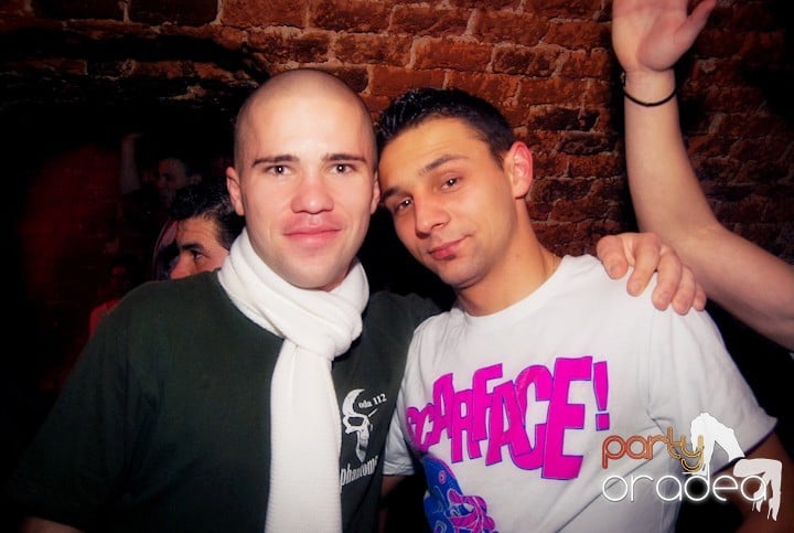 Party time în Escape, 