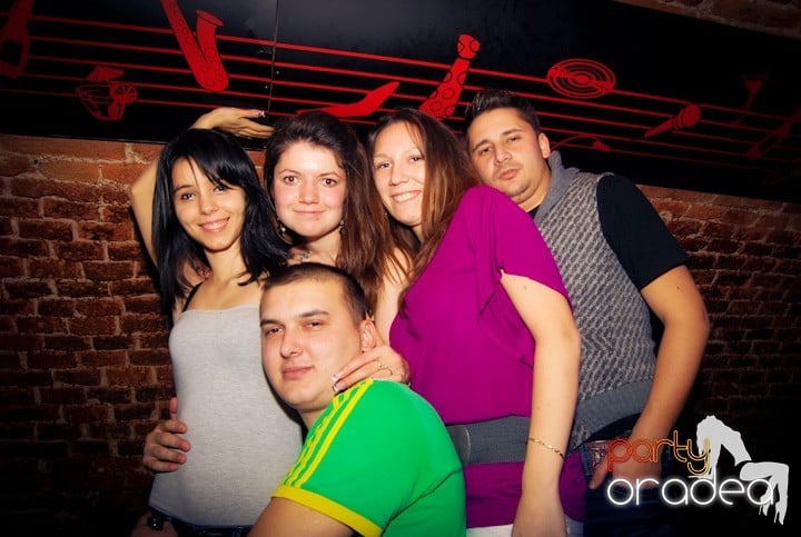 Party time în Escape, 