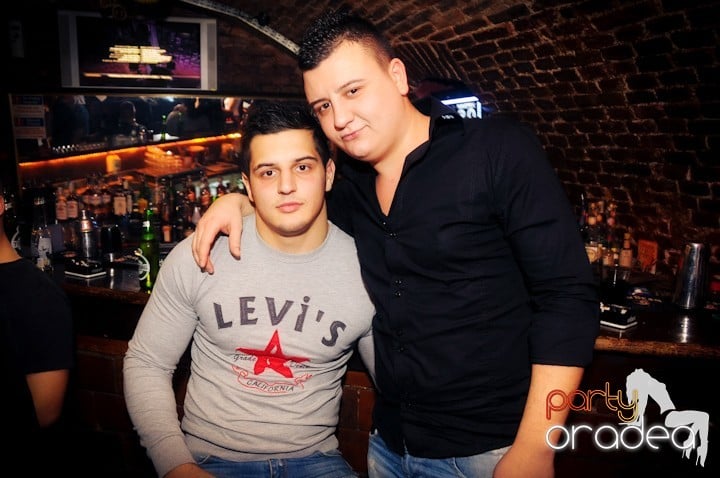 Party time în Escape, 