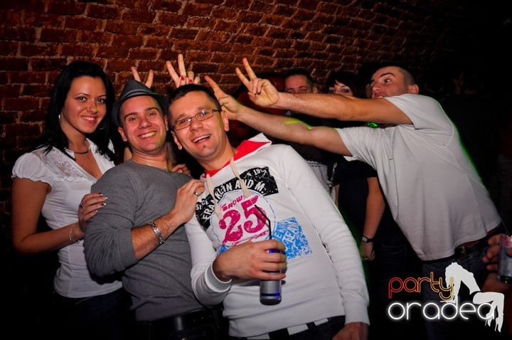 Party Time în Escape, 