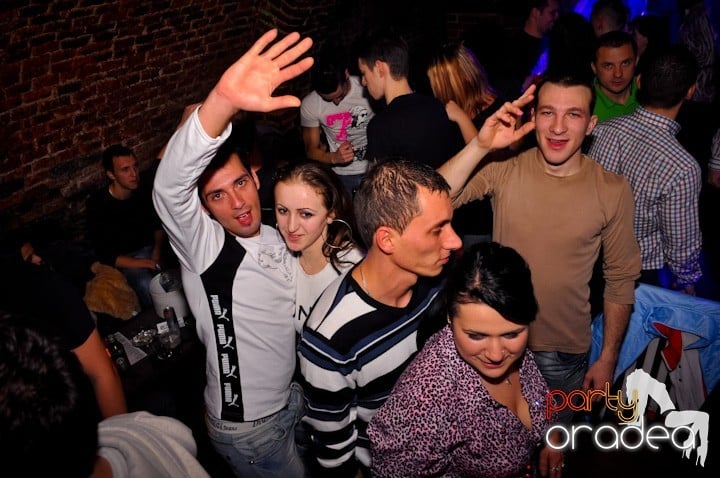 Party Time în Escape, 