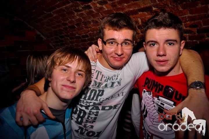 Party Time în Escape, 