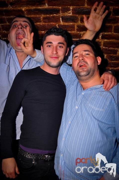 Party Time în Escape, 