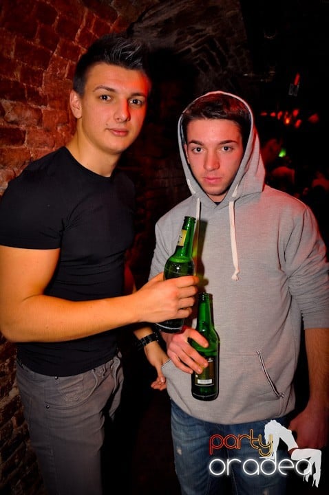 Party Time în Escape, 