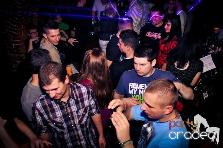 Party Time în Escape, 