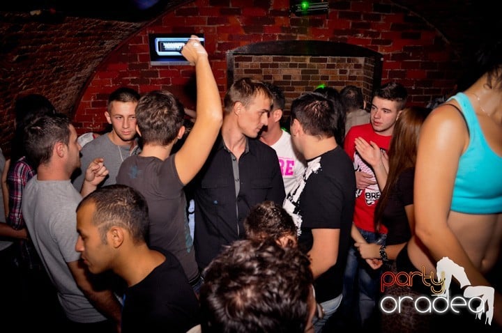 Party Time în Escape, 