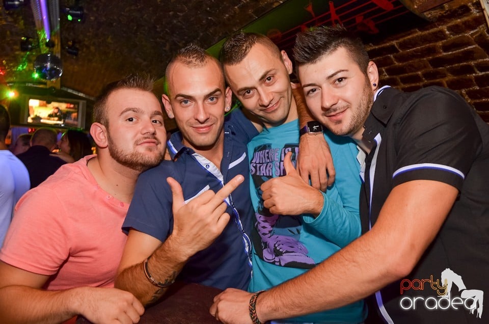 Party Tonight @ Club Escape,