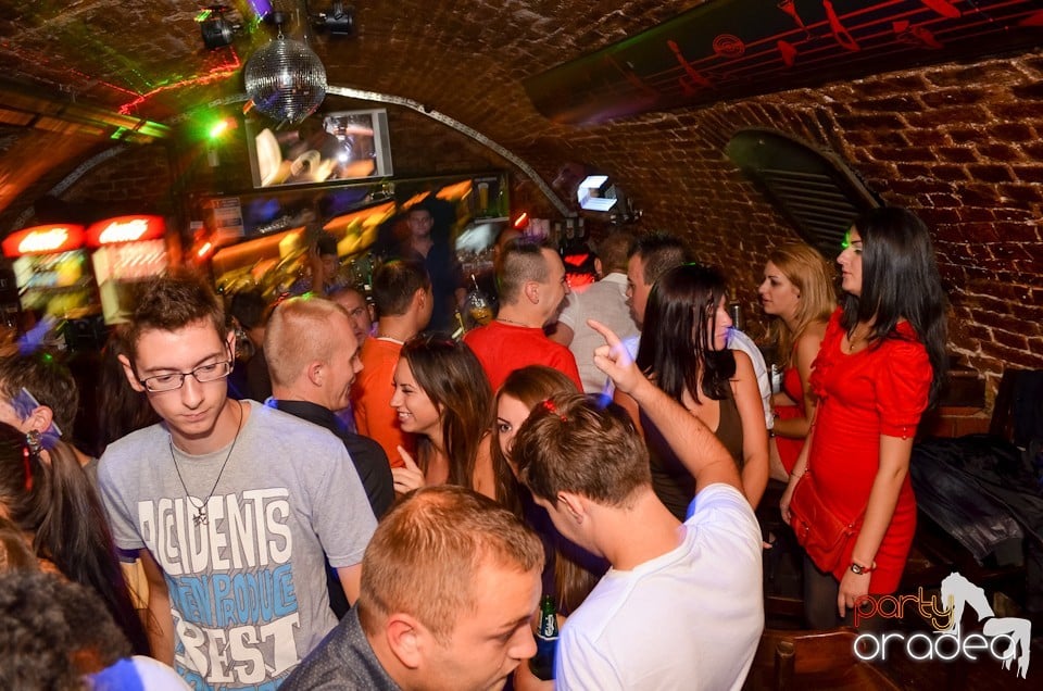 Party Tonight @ Club Escape,