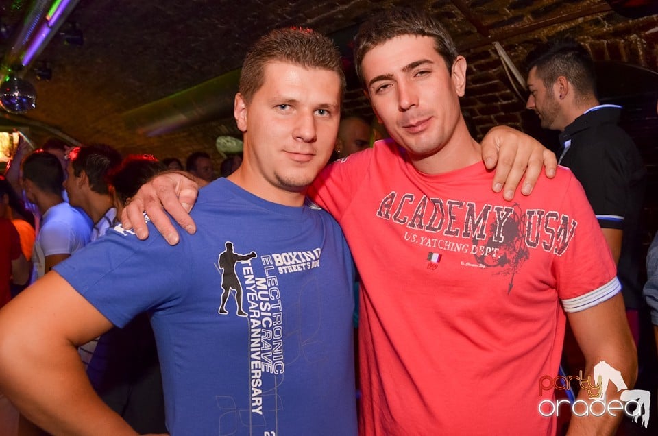 Party Tonight @ Club Escape,