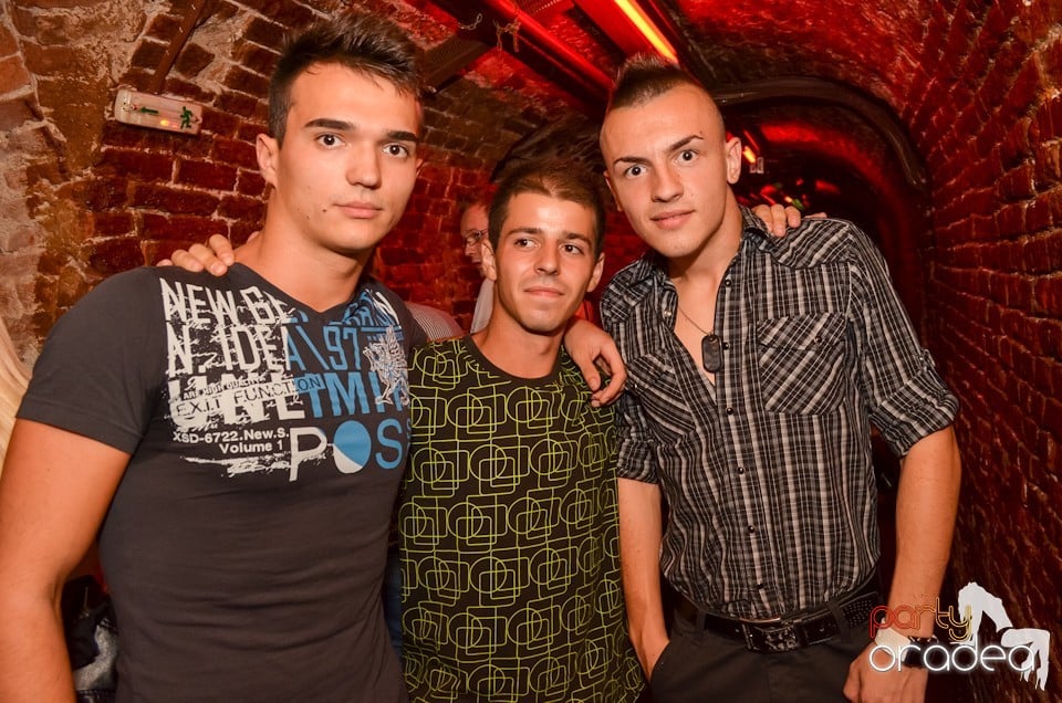 Party Tonight @ Club Escape,