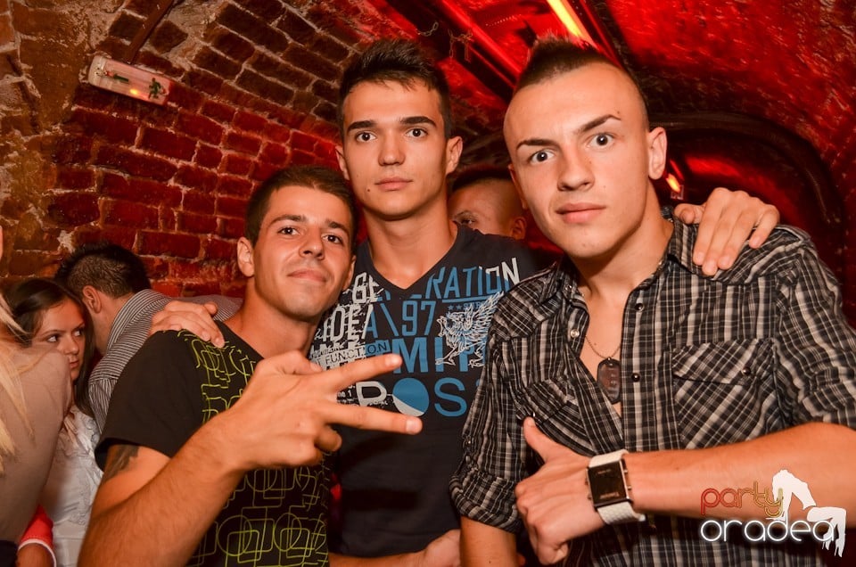 Party Tonight @ Club Escape,