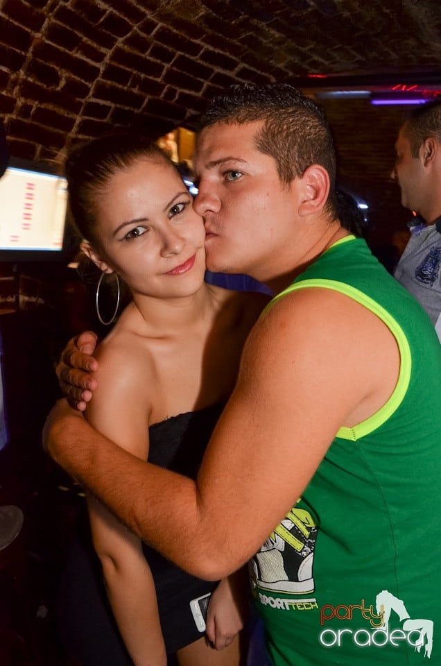 Party Tonight @ Club Escape,