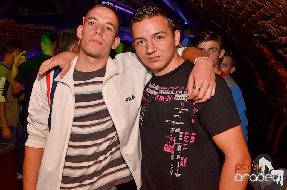 Party Tonight @ Club Escape,