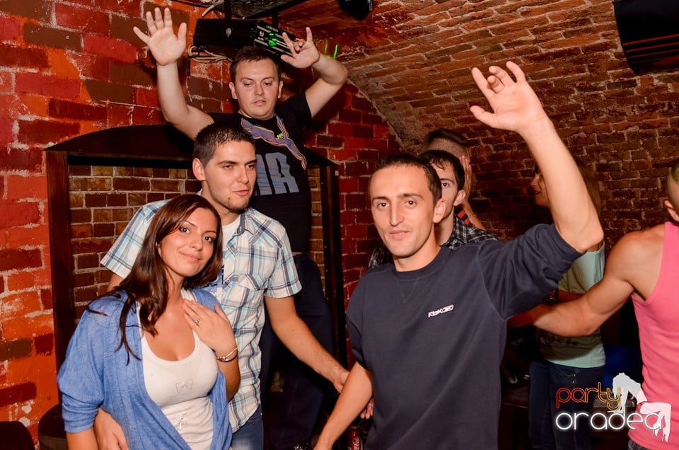 Party Tonight @ Club Escape,