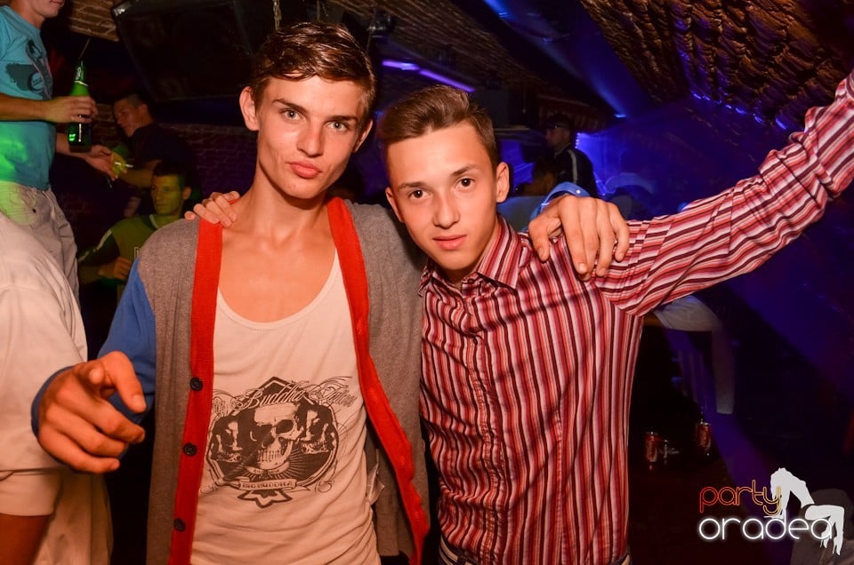 Party Tonight @ Club Escape,