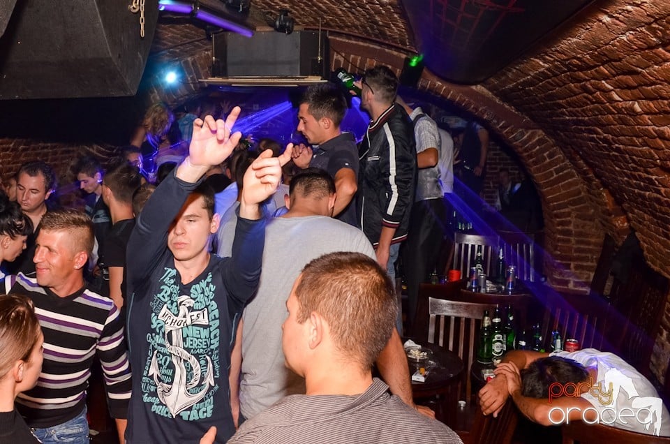 Party Tonight @ Club Escape,