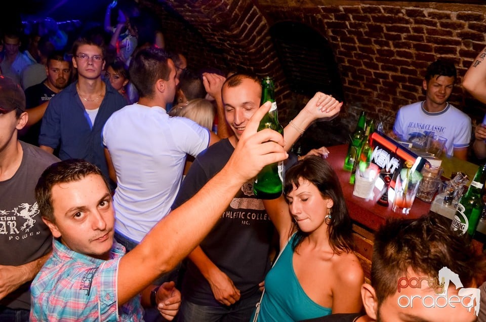 Party Tonight @ Club Escape,