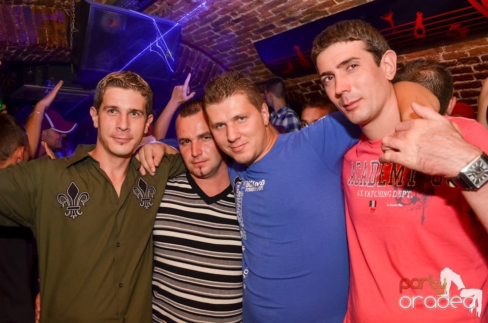 Party Tonight @ Club Escape,