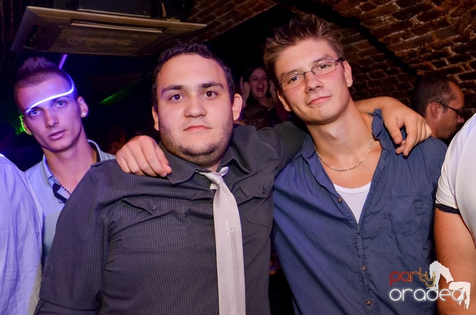 Party Tonight @ Club Escape,
