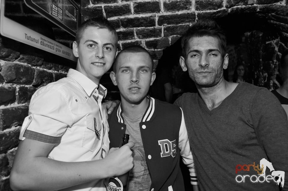 Party Tonight @ Club Escape,