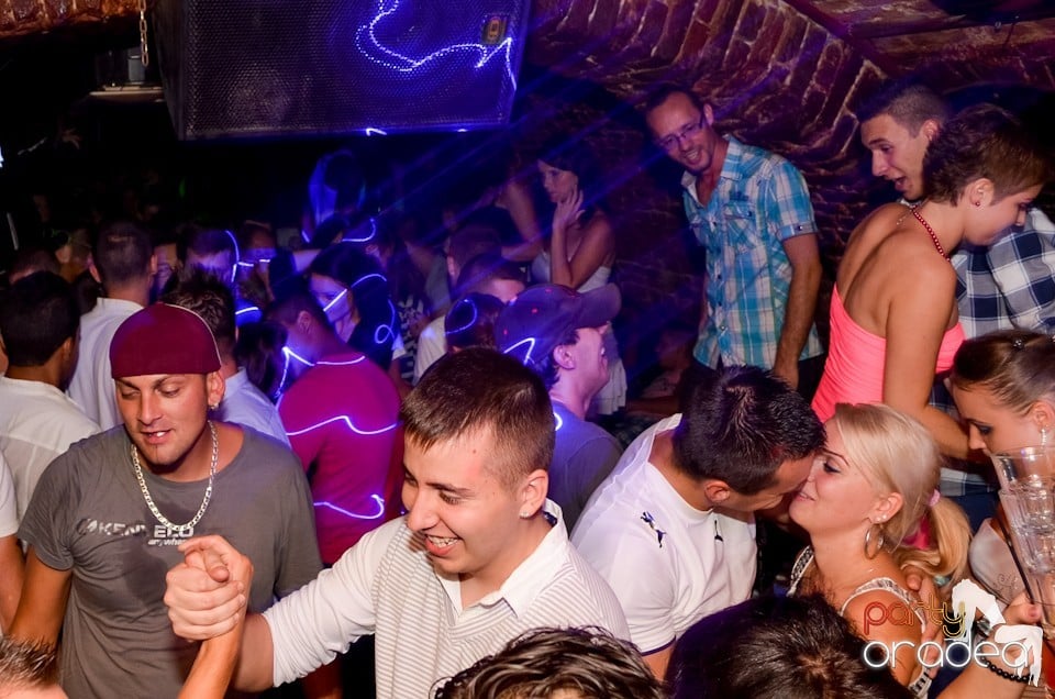 Party Tonight @ Club Escape,