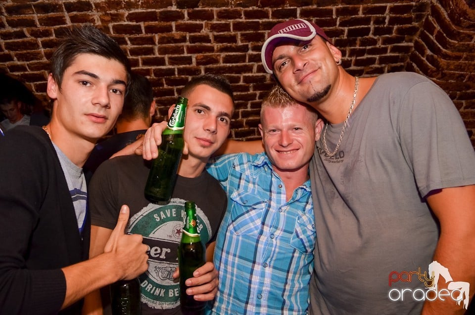 Party Tonight @ Club Escape,