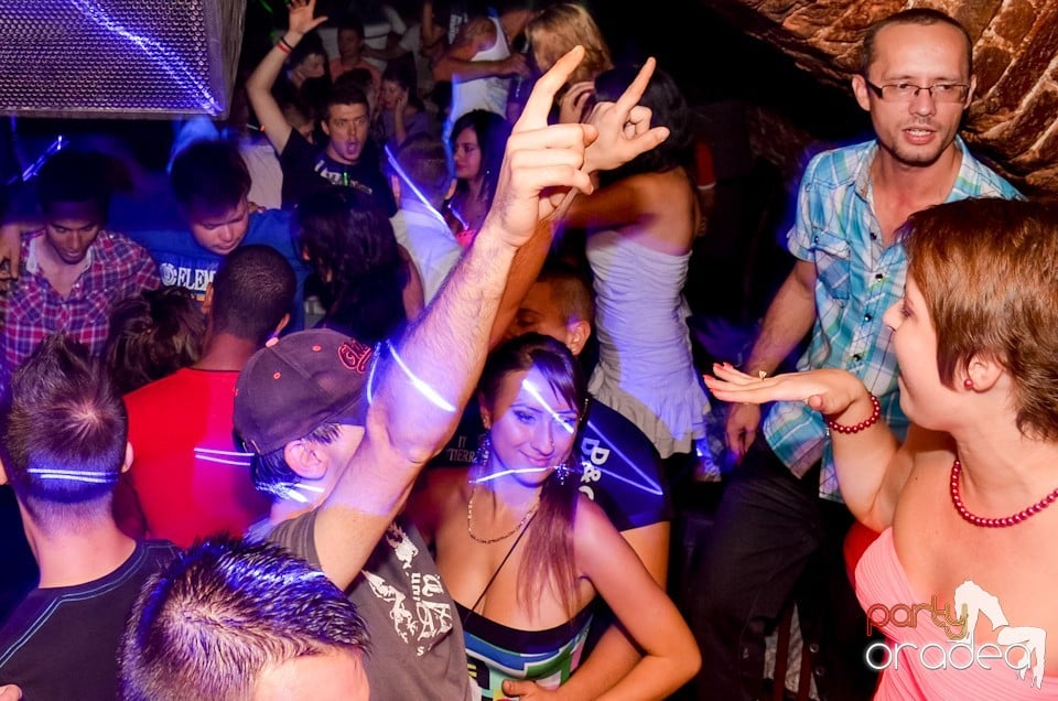 Party Tonight @ Club Escape,