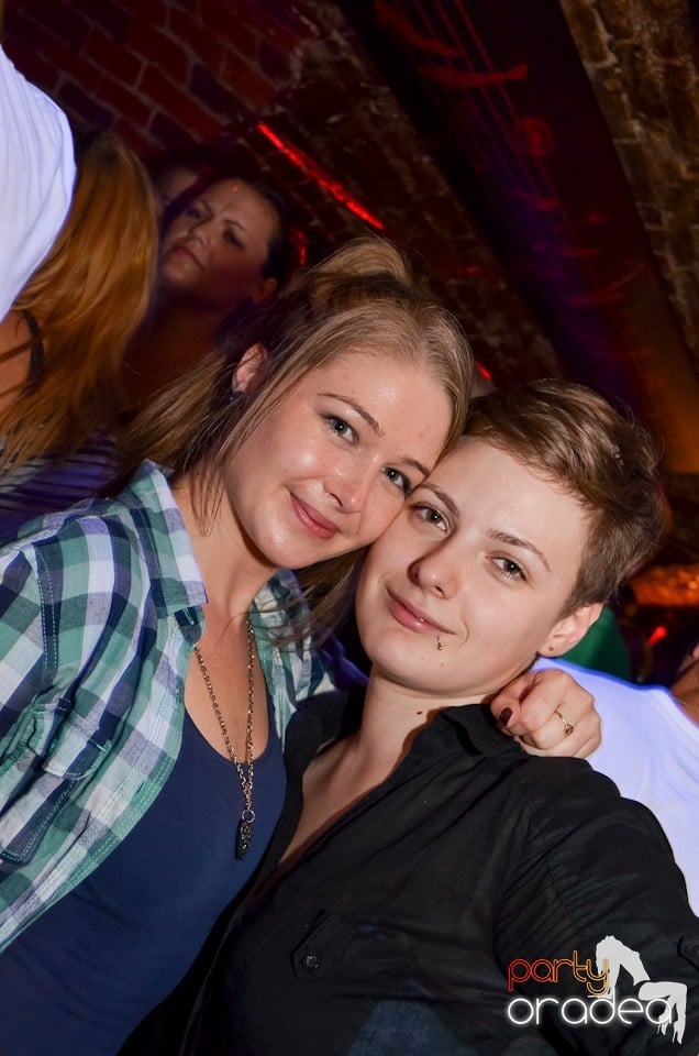Party Tonight @ Club Escape,